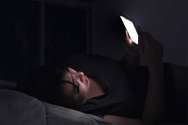 bad habits to quit dussehra 7 mfine using phone at night