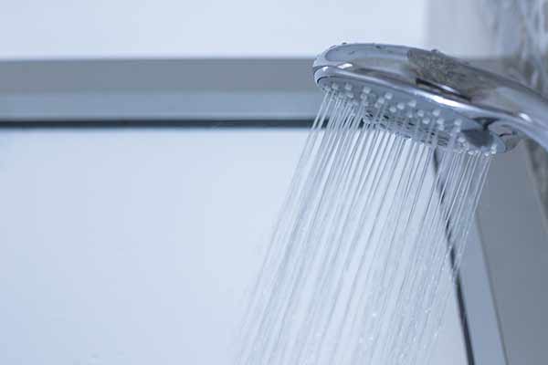 avoid hot baths dry skin tip mfine