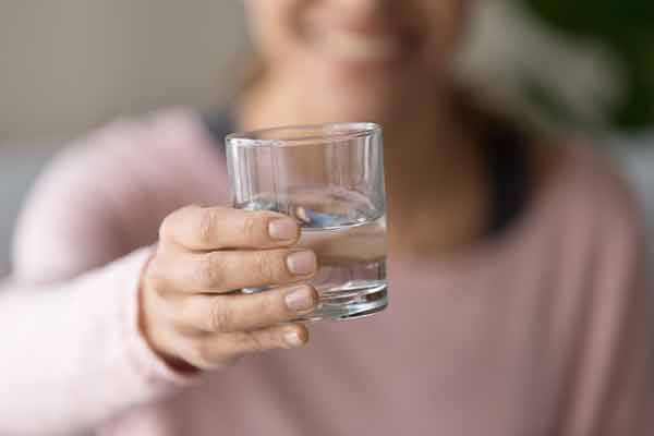 drink water sore throat mfine