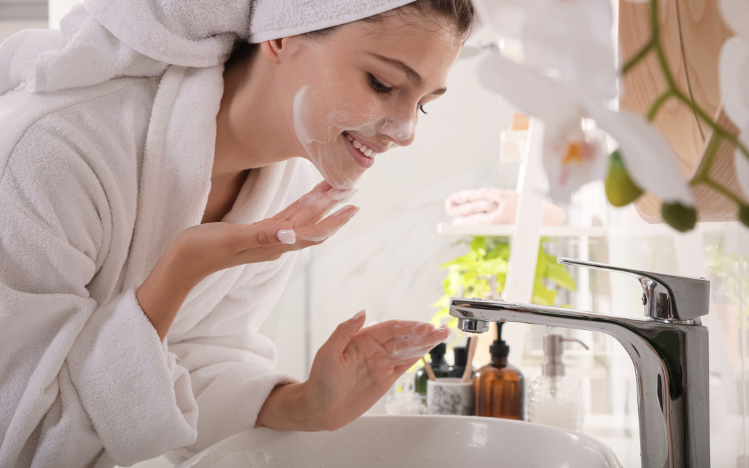 What are the differences between cleansers and face wash? MFine